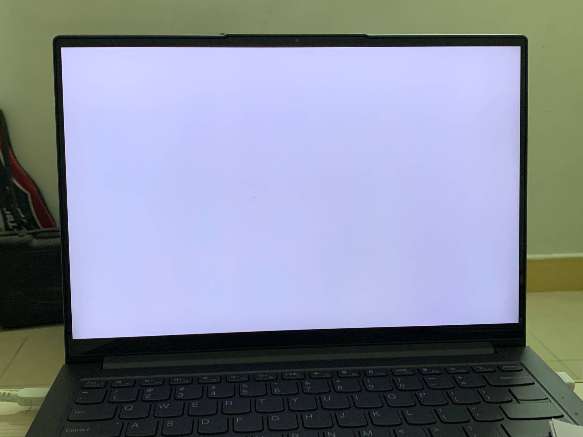 LCD-wit scherm-dilemma? De driestapsmethode voor probleemoplossing van CNK maakt een efficiënte oplossing mogelijk!